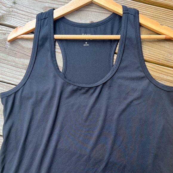 Daily Thread Classic Black Racerback Tank Top - women medium - Picture 3 of 8